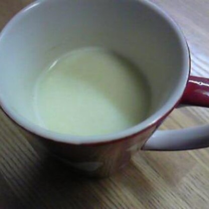 いつも普通に飲んでいた緑茶が、美味しいラテになって、ビックリです。